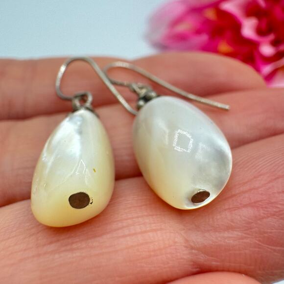 Vintage Mother Of Pearl MOP Nugget Dangle Earrings Sirencore Mermaidcore Beachy - Picture 8 of 11